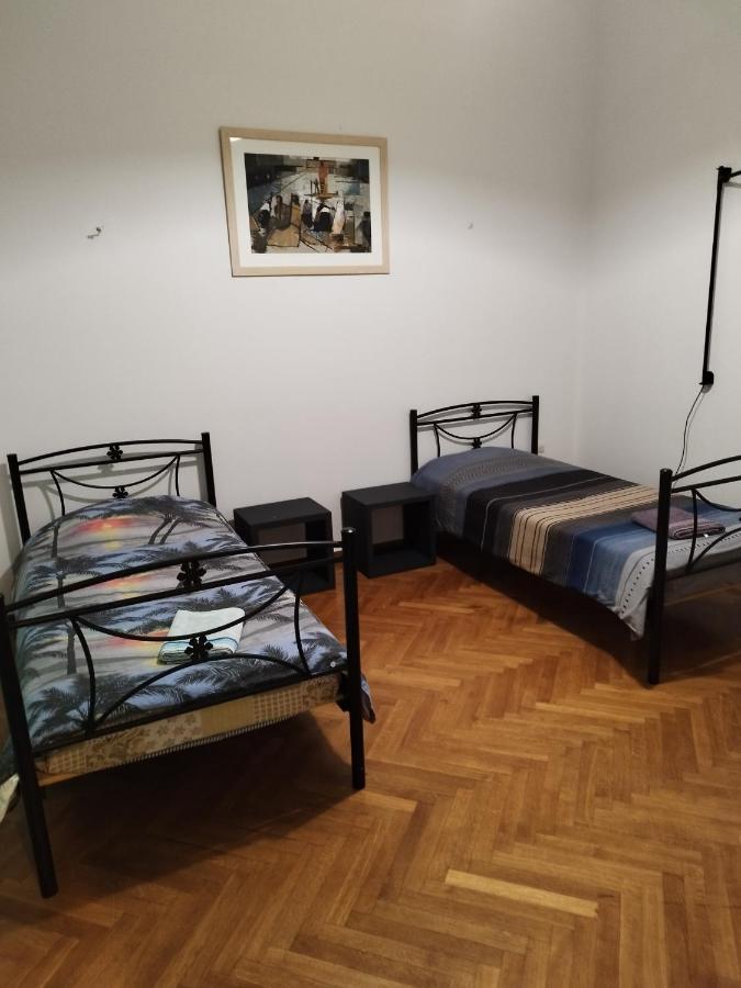 Комната Pilika 4Room With Shared Bath Athene Buitenkant foto
