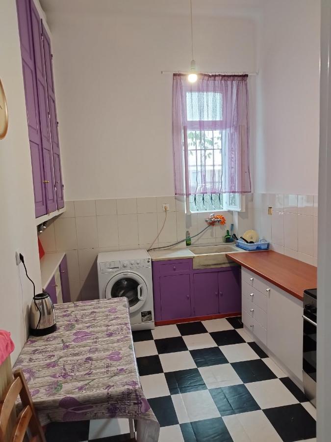 Комната Pilika 4Room With Shared Bath Athene Buitenkant foto