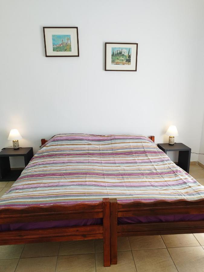 Комната Pilika 4Room With Shared Bath Athene Buitenkant foto